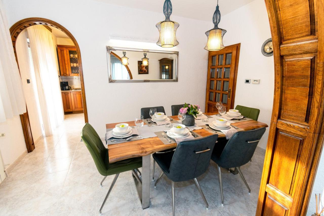The Oasis Villa Trilj ภายนอก รูปภาพ